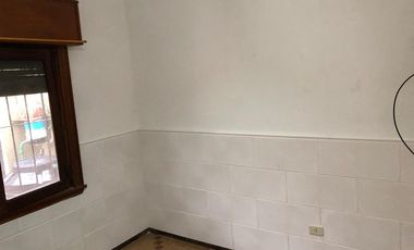 Casa en venta - 3 Dormitorios 2 Baños - Cochera - 180Mts2 - Quilmes