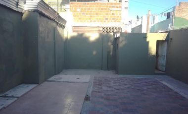 Casa en venta - 3 Dormitorios 2 Baños - Cochera - 180Mts2 - Quilmes
