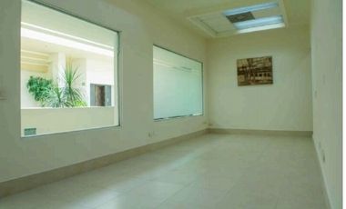 Oficina en renta de 105 m² en San Pedro Garza Garcia