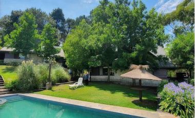 Cabañas en venta - 5 Dormitorios 4 Baños - 1.200Mts2 - Sierra de Los Padres