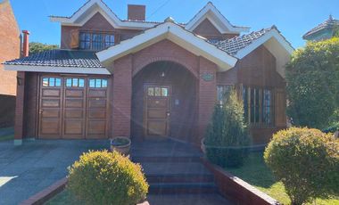 Casa en venta en Barrio San Rafael  de 5 ambientes - Mar De Ajo