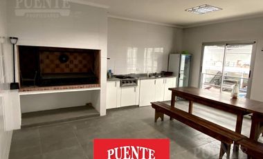 Edificio Comercial y Taller en Venta sobre gran avenida Ideal rubro Automotor
