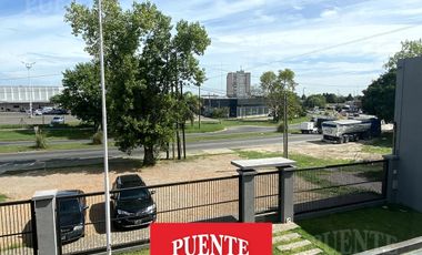 Edificio Comercial y Taller en Venta sobre gran avenida Ideal rubro Automotor