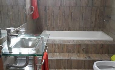 Excelente propiedad estilo moderno con gran parque y piscina en barrio Brickland, Canning.