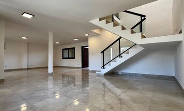 Casa a estrenar en Bajo La Viña