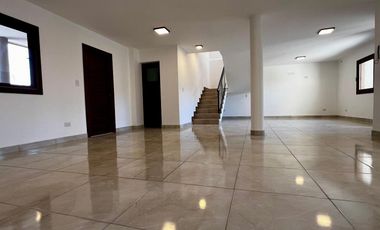 Casa a estrenar en Bajo La Viña