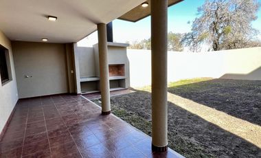 Casa a estrenar en Bajo La Viña