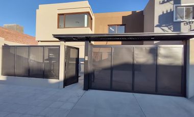 Casa a estrenar en Bajo La Viña