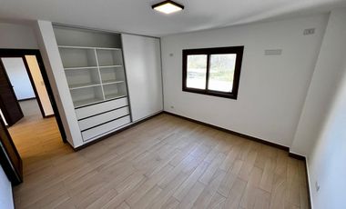 Casa a estrenar en Bajo La Viña