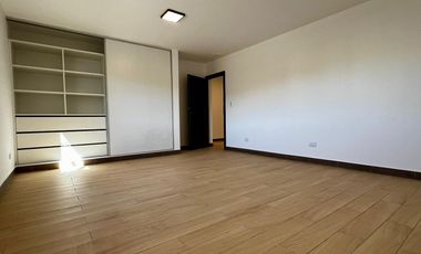 Casa a estrenar en Bajo La Viña