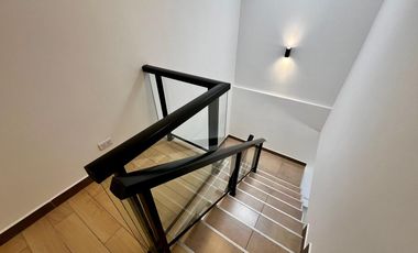 Casa a estrenar en Bajo La Viña