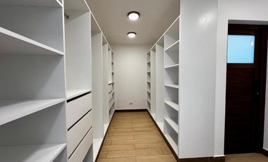 Casa a estrenar en Bajo La Viña