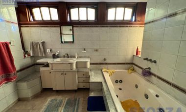 Amplia Casa en venta en san miguel ideal familia numerosa