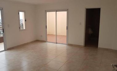 VENTA DEPTO  * R. DE ESCALADA - LANÚS * A 100 MTS AV HTO YRIGOYEN