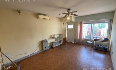 Venta PH 3 ambientes con patio en Sarandí (30781)