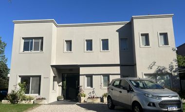 Diciembre - Enero - Febrero - Casa en Alquiler en Santa Barbara