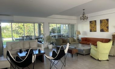 Diciembre - Enero - Febrero - Casa en Alquiler en Santa Barbara