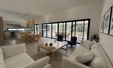 Casa en Alquiler - Barrio Deportivo Lote 380 de Costa Esmeralda - Alquiler temporario - Excelente casa