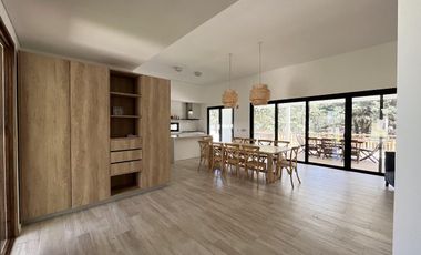 Casa en Alquiler - Barrio Deportivo Lote 380 de Costa Esmeralda - Alquiler temporario - Excelente casa