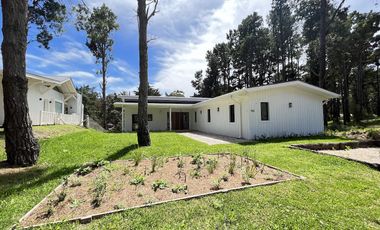 Casa en Alquiler - Barrio Deportivo Lote 380 de Costa Esmeralda - Alquiler temporario - Excelente casa