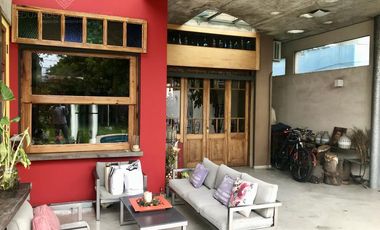 INMEJORABLE PROPIEDAD!!!! Cerca de todo - Vta. Directa