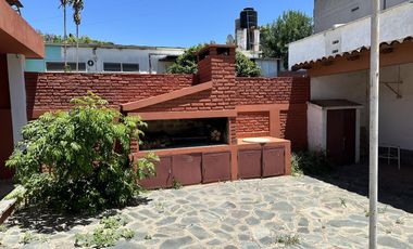 Casa de 3 dormitorios en calle Paysandú.