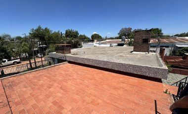 Casa de 3 dormitorios en calle Paysandú.
