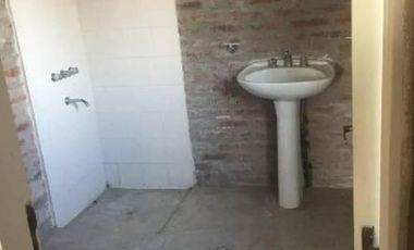 Retasado - Casa de 4 Dormitorios en Alamo Alto - Maschwitz
