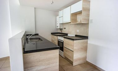 Venta/Financiación Departamento Un Dormitorio Categoria Cochera Opcional. Centro