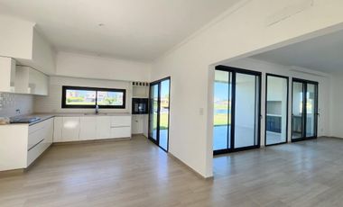 Casa en  venta al lago en Barrio San Matias, Escobar