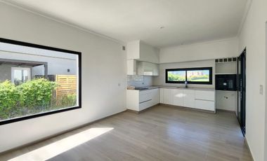 Casa en  venta al lago en Barrio San Matias, Escobar