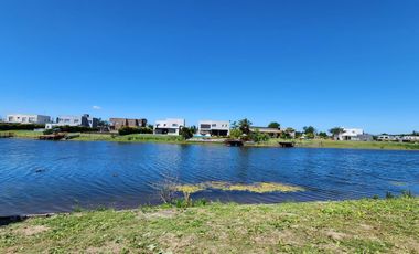 Casa en  venta al lago en Barrio San Matias, Escobar