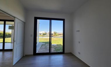Casa en  venta al lago en Barrio San Matias, Escobar