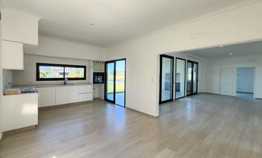 Casa en  venta al lago en Barrio San Matias, Escobar