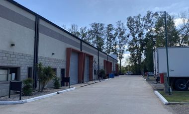 Depósito en  Venta en Micro Parque Industrial con Seguridad 24hs