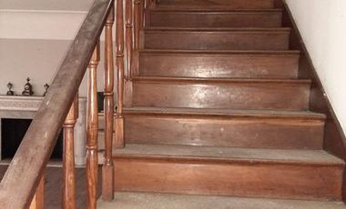 IMPORTANTE LOCAL con vivienda en planta alta y galpón.