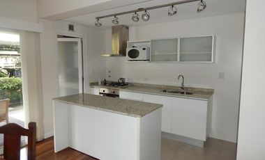 DEPARTAMENTO DE 2 AMBIENTES CON COCHERA