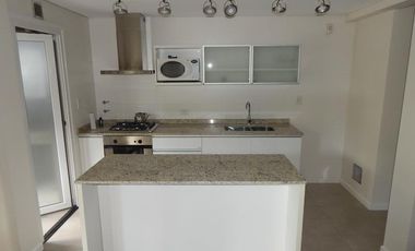 DEPARTAMENTO DE 2 AMBIENTES CON COCHERA