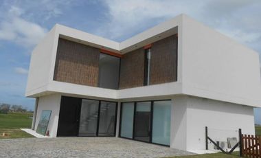 CASA EN VENTA EN BARRIO PUERTOS - ACACIAS - MAROTO PROPIEDAES