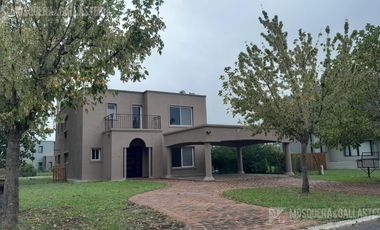Casa en venta en el canton golf