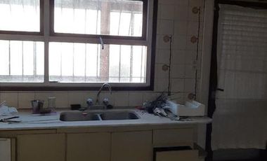 Local con vivienda en planta alta con quincho y galpón SOBRE DOS LOTES