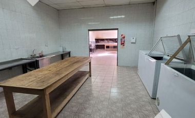 Alquiler Lotes con salones de 200mts