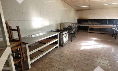 Alquiler Lotes con salones de 200mts