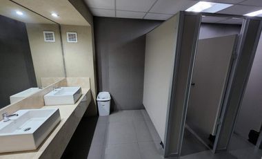 Oficina en venta y alquiler - San Isidro