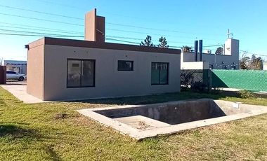 Venta Casa dos dormitorios Punta Chacra - Roldán