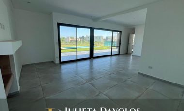 Casa en  Venta 5 Ambientes Puertos del Lago Barrio Riberas-Escobar-Maschwitz