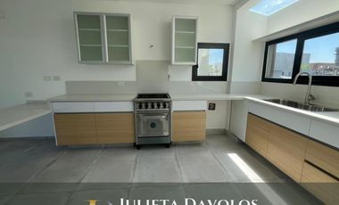 Casa en  Venta 5 Ambientes Puertos del Lago Barrio Riberas-Escobar-Maschwitz