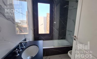 Casa en venta 5 ambientes Muelles