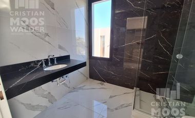 Casa en venta 5 ambientes Muelles
