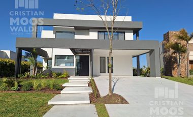 Casa en venta 5 ambientes Muelles
